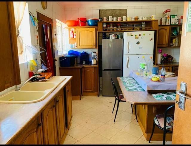 3 BEDROOM HOUSE FOR SALE IN CROSBY